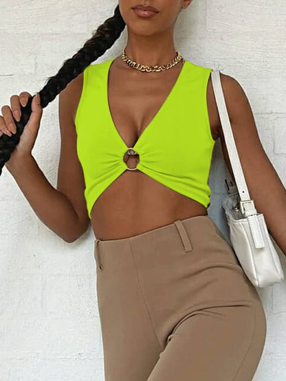 AEVZIV Sexy Crop Tops for Women Sleeveless Deep V Neck Workout Tops Plunge Ring Cleavage Cropped Tank Top Black M