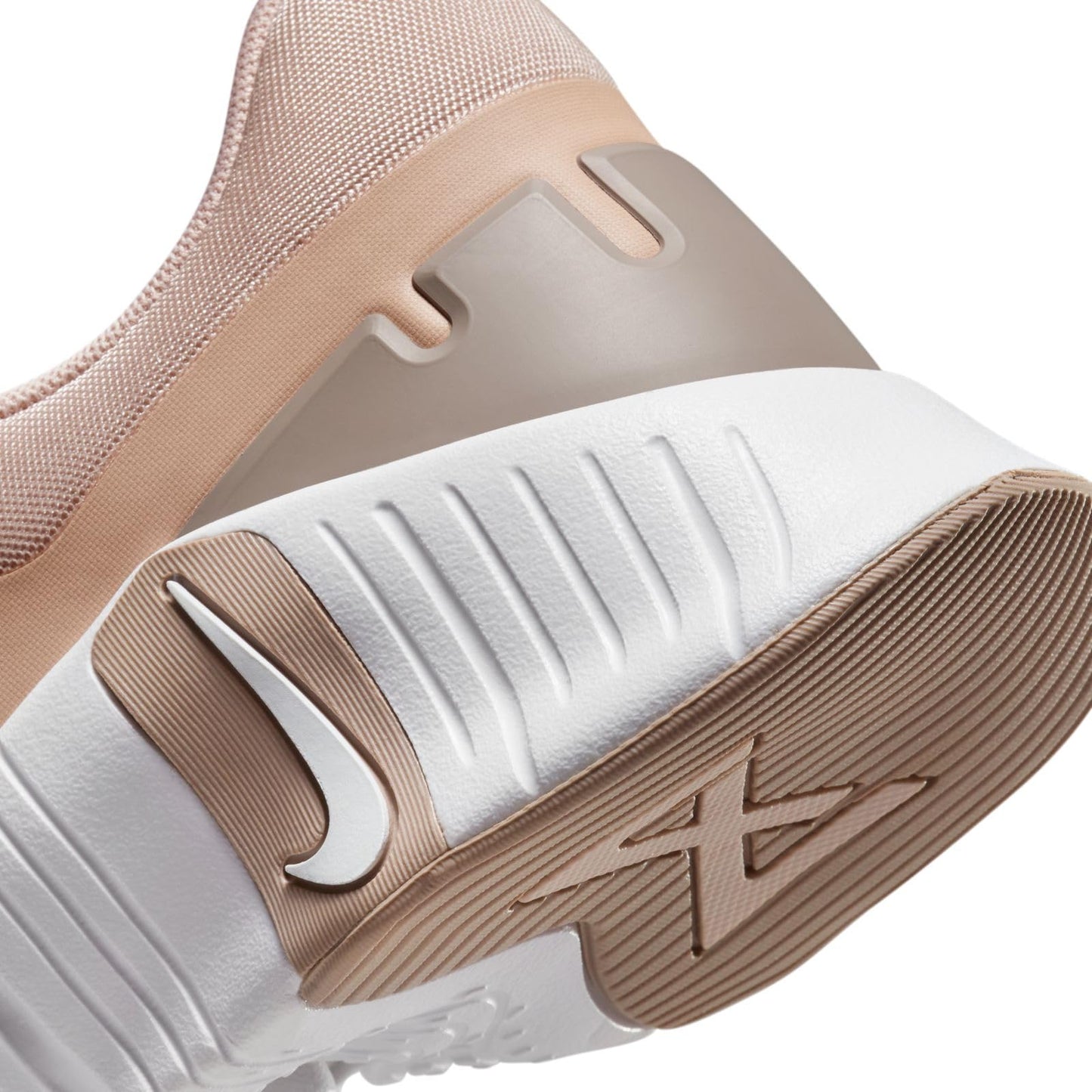 Nike Women's Low-Top platform
