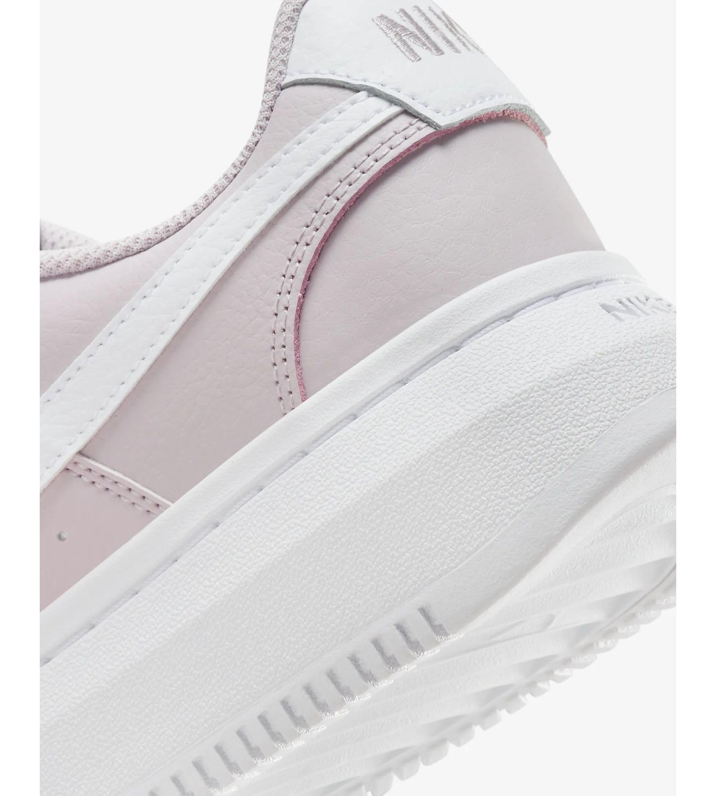Nike Women's Low-Top platform
